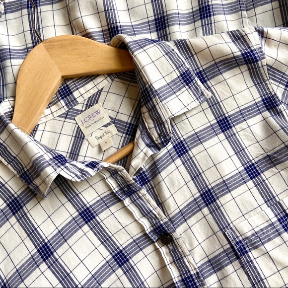 🌿J.Crew button down - Picture 2 of 8